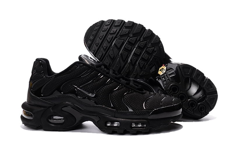nike requin noir femme nike requin noir femme