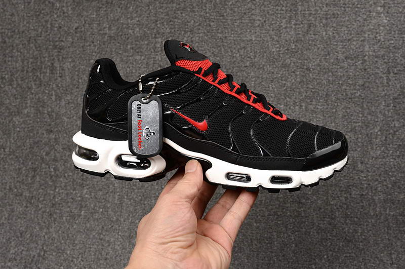 نظري يعلن التبغ air max tn foot locker 