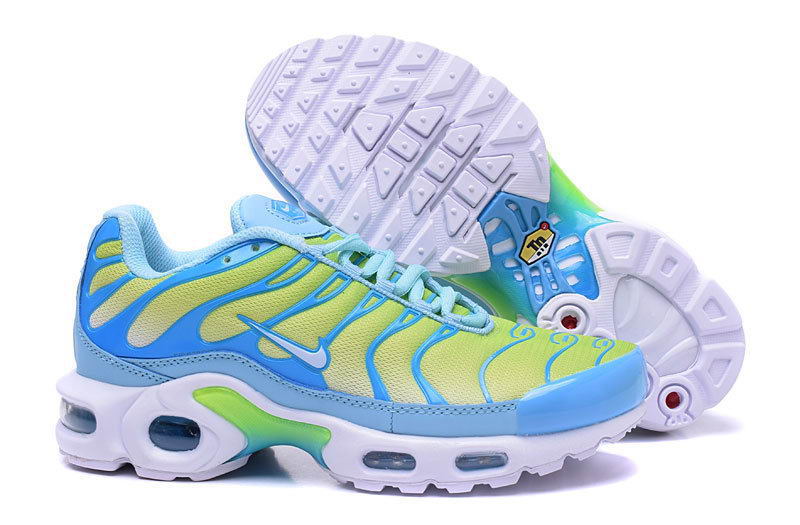 NIKE Air Max Plus TXT TN Requin Baskets Multicolore NIKE Air Max Plus TXT TN Baskets Multicolore BlackWeiß