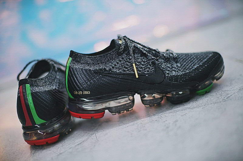 vapormax flyknit foot locker